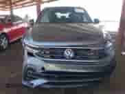 2024 Volkswagen Tiguan SE R-Line Black с VIN 3VVCB7AX4RM046261, выставлен на аукционе IAAI как лот 42327569 с пробегом 15 428 миль миль и . История ставок и продаж доступна на DreamBid. Изображение 13.
