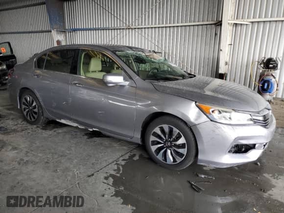 2017 Honda Accord EX-L с VIN JHMCR6F56HC025082, выставлен на аукционе Copart как лот 81887865 с пробегом 26 541 миль миль и Списание • Salvage title. История ставок и продаж доступна на DreamBid. Изображение 4.