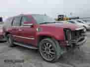 2009 Cadillac Escalade z VIN 1GYFC13269R132428, wystawiony jako Copart lot #42686015 z przebiegiem 149 018 mil mil oraz Szkoda całkowita • Salvage title. Historia ofert i sprzedaży dostępna na DreamBid. Obrazek 4.