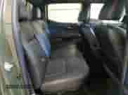 2022 Toyota Tacoma TRD Off Road z VIN 3TMCZ5AN0NM489305, wystawiony jako Copart lot #85562145 z przebiegiem 63 902 mil mil oraz Szkoda całkowita • Salvage title. Historia ofert i sprzedaży dostępna na DreamBid. Obrazek 10.