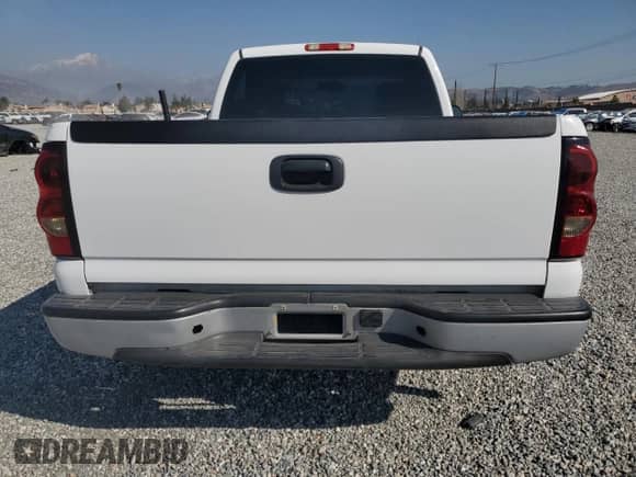2006 Chevrolet Silverado 1500 Work Truck с VIN 3GCEC14VX6G246762, выставлен на аукционе Copart как лот 46645975 с пробегом 198 696 миль миль и Списание • Salvage title. История ставок и продаж доступна на DreamBid. Изображение 6.