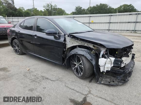 2020 Toyota Camry SE z VIN 4T1G11AK6LU341154, wystawiony jako Copart lot #84425325 z przebiegiem 57 367 mil mil oraz Czysty tytuł • Clean title. Historia ofert i sprzedaży dostępna na DreamBid. Obrazek 4.