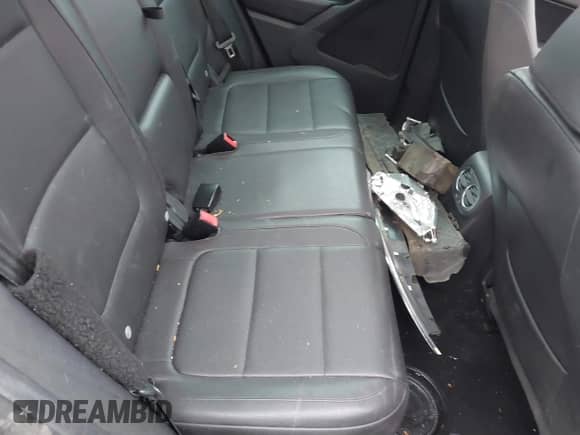 2011 Volkswagen Tiguan S with VIN WVGAV7AX7BW527670, listed as a IAAI auction lot 41189707 with 155,282 mi miles and . Bid and sale history available at DreamBid. Image 8.