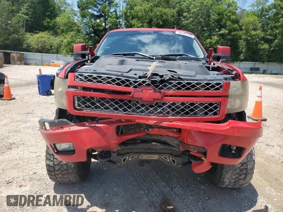 2013 Chevrolet Silverado 2500HD LT with VIN 1GC1KXC8XDF196413, listed as a Copart auction lot 64407735 with 262,268 mi miles and Salvage title. Bid and sale history available at DreamBid. Image 5.