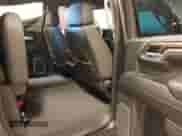 2024 Chevrolet Silverado 1500 LT Trail Boss z VIN 3GCUDFED5RG123564, wystawiony jako IAAI lot #42193775 z przebiegiem 26 302 mil mil oraz . Historia ofert i sprzedaży dostępna na DreamBid. Obrazek 8.