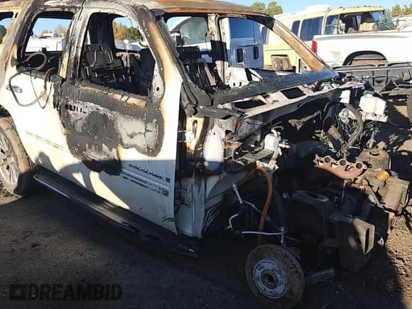 2009 Cadillac Escalade with VIN 1GYFK43519R128947, listed as a Copart auction lot 82534305 with Not provided miles and Non repairable. Bid and sale history available at DreamBid. Image 13.