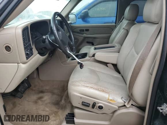 2004 Chevrolet Suburban LT with VIN 3GNEC16Z94G279756, listed as a Copart auction lot 76659684 with 187,751 mi miles and Non repairable. Bid and sale history available at DreamBid. Image 7.