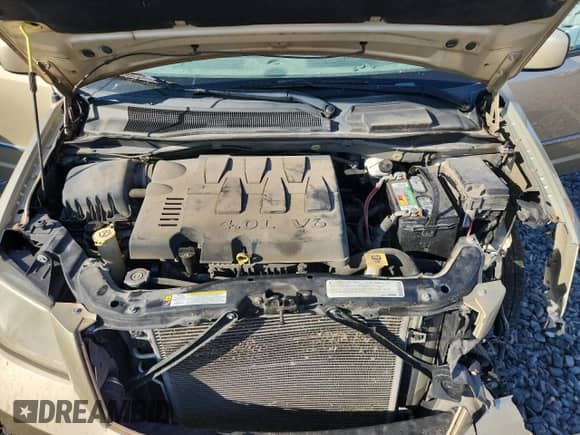 2010 Dodge Grand Caravan SXT with VIN 2D4RN5DX3AR290287, listed as a Copart auction lot 84443785 with 208,196 mi miles and Salvage title. Bid and sale history available at DreamBid. Image 12.