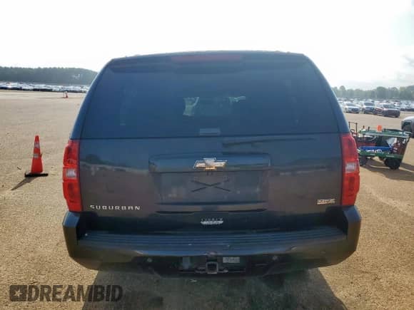 2010 Chevrolet Suburban LT z VIN 1GNUCJE09AR193230, wystawiony jako Copart lot #61308075 z przebiegiem 175 918 mil mil oraz Szkoda całkowita • Salvage title. Historia ofert i sprzedaży dostępna na DreamBid. Obrazek 6.