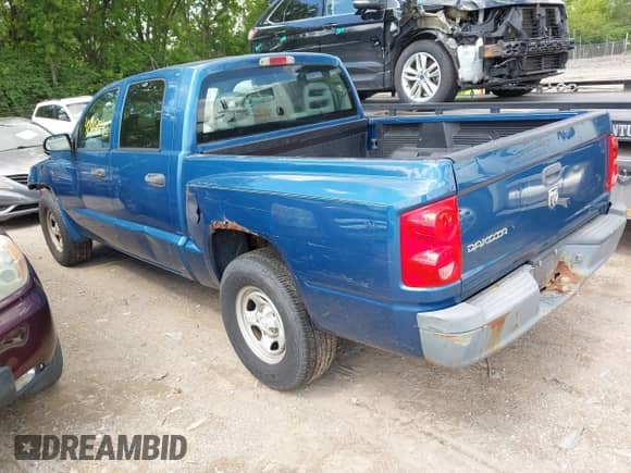 2006 Dodge Dakota ST with VIN 1D7HE28K96S533392, listed as a IAAI auction lot 42403943 with 114,110 mi miles and . Bid and sale history available at DreamBid. Image 3.