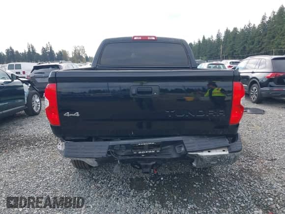 2018 Toyota Tundra SR5 with VIN 5TFDM5F18JX074794, listed as a IAAI auction lot 43438383 with 109,066 mi miles and . Bid and sale history available at DreamBid. Image 6.