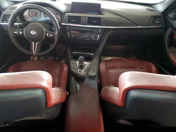 2015 BMW M3 z VIN WBS3C9C50FP803464, wystawiony jako Copart lot #70180545 z przebiegiem Nie podano mil oraz Czysty tytuł • Clean title. Historia ofert i sprzedaży dostępna na DreamBid. Obrazek 8.