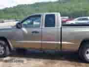 2007 Dodge Dakota SLT z VIN 1D7HW42P67S138343, wystawiony jako IAAI lot #42507794 z przebiegiem 123 380 mil mil oraz . Historia ofert i sprzedaży dostępna na DreamBid. Obrazek 14.