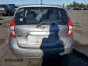 2015 Nissan Note SV z VIN 3N1CE2CP5FL354503, wystawiony jako Copart lot #82572985 z przebiegiem 144 924 mil mil oraz Szkoda całkowita • Salvage title. Historia ofert i sprzedaży dostępna na DreamBid. Obrazek 6.