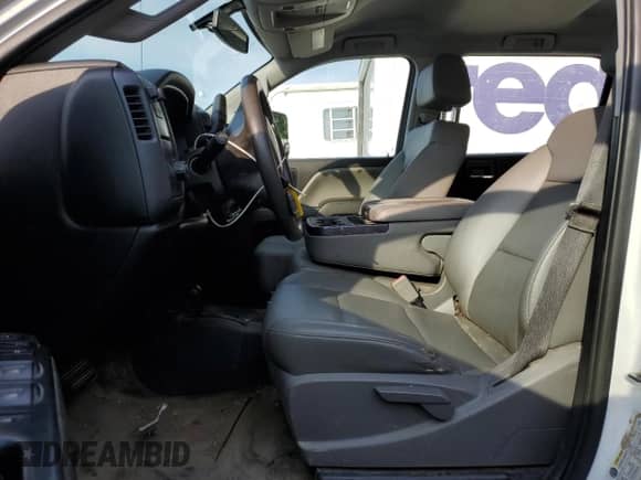 2018 Chevrolet Silverado 3500HD Work Truck с VIN 1GB4KYCY6JF124885, выставлен на аукционе Copart как лот 61154445 с пробегом 115 687 миль миль и Списание • Salvage title. История ставок и продаж доступна на DreamBid. Изображение 7.