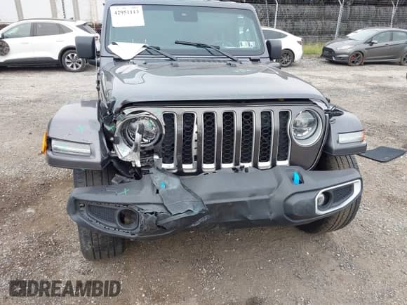 2022 Jeep Wrangler Unlimited Sahara с VIN 1C4JJXP6XNW186817, выставлен на аукционе IAAI как лот 42951113 с пробегом 35 268 миль миль и . История ставок и продаж доступна на DreamBid. Изображение 6.
