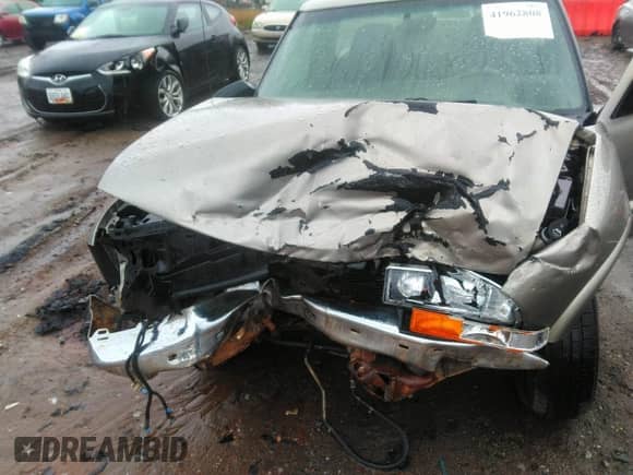 2003 Chevrolet S-10 LS с VIN 1GCCS14X538118247, выставлен на аукционе IAAI как лот 41962808 с пробегом 103 541 миль миль и . История ставок и продаж доступна на DreamBid. Изображение 6.