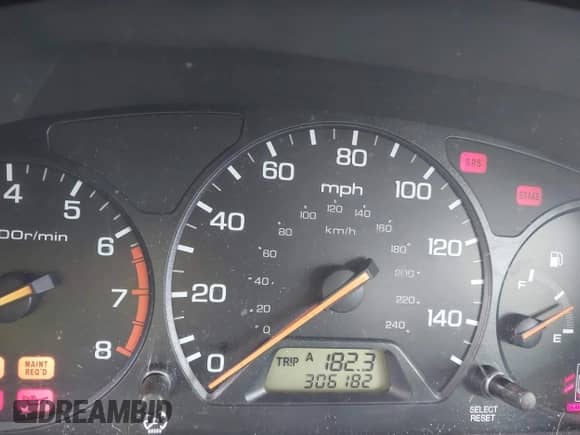 2002 Honda Accord SE with VIN 1HGCG56752A095390, listed as a IAAI auction lot 42626989 with 306,182 mi miles and . Bid and sale history available at DreamBid. Image 7.