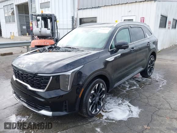 2024 Kia Sorento SX z VIN 5XYRK4JF1RG274536, wystawiony jako IAAI lot #41065514 z przebiegiem 4 488 mil mil oraz . Historia ofert i sprzedaży dostępna na DreamBid. Obrazek 2.