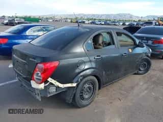 2014 Chevrolet Sonic LS с VIN 1G1JB5SH3E4208042, выставлен на аукционе IAAI как лот 43365644 с пробегом Не указан миль и . История ставок и продаж доступна на DreamBid. Изображение 4.