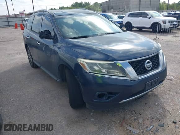 2014 Nissan Pathfinder S with VIN 5N1AR2MN3EC625795, listed as a IAAI auction lot 43556759 with 143,283 mi miles and . Bid and sale history available at DreamBid. Image 1.