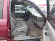 2005 Chevrolet Tahoe LT с VIN 1GNEC13T25R160383, выставлен на аукционе IAAI как лот 43083033 с пробегом 219 682 миль миль и . История ставок и продаж доступна на DreamBid. Изображение 5.