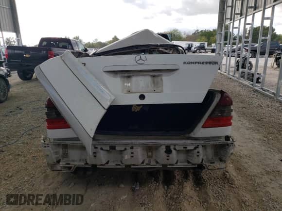 1999 Mercedes-Benz C 230/260/280/320 с VIN WDBHA24G4XA804338, выставлен на аукционе Copart как лот 85703795 с пробегом 189 710 миль миль и Списание • Salvage title. История ставок и продаж доступна на DreamBid. Изображение 6.