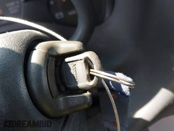 1998 Chevrolet Express Cargo YF7 z VIN 1GBFG15R6W1072718, wystawiony jako IAAI lot #42764341 z przebiegiem 168 165 mil mil oraz . Historia ofert i sprzedaży dostępna na DreamBid. Obrazek 11.