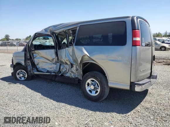 2003 Chevrolet Express Passenger с VIN 1GNFG15T631146388, выставлен на аукционе Copart как лот 67284515 с пробегом 235 883 миль миль и Списание • Salvage title. История ставок и продаж доступна на DreamBid. Изображение 2.