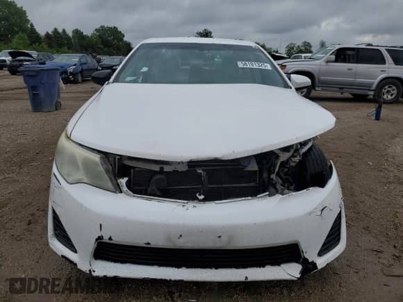 2013 Toyota Camry LE z VIN 4T1BD1FK4DU091621, wystawiony jako Copart lot #58191325 z przebiegiem 444 567 mil mil oraz Szkoda całkowita • Salvage title. Historia ofert i sprzedaży dostępna na DreamBid. Obrazek 5.