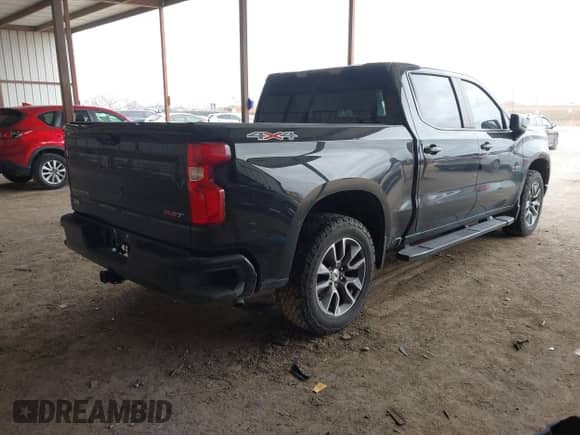 2022 Chevrolet Silverado 1500 RST z VIN 1GCUDEET0NZ644607, wystawiony jako IAAI lot #41614044 z przebiegiem 56 524 mil mil oraz . Historia ofert i sprzedaży dostępna na DreamBid. Obrazek 4.
