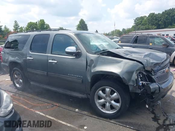 2011 Chevrolet Suburban LT с VIN 1GNSKJE38BR175243, выставлен на аукционе IAAI как лот 43004139 с пробегом 213 604 миль миль и . История ставок и продаж доступна на DreamBid. Изображение 14.