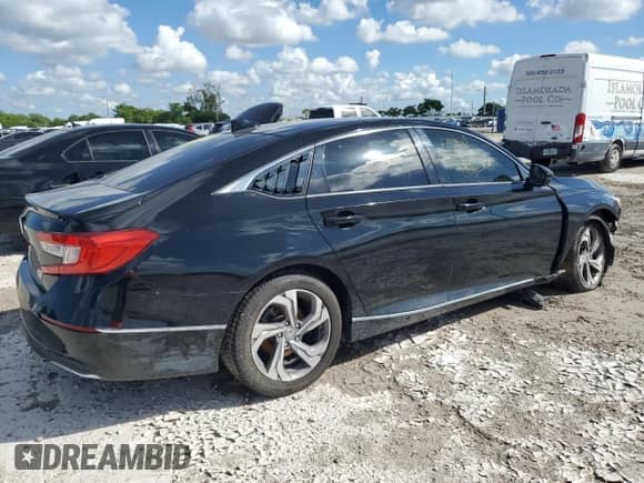 2018 Honda Accord EX-L with VIN 1HGCV1F60JA016972, listed as a Copart auction lot 81918565 with 104,220 mi miles and Salvage title. Bid and sale history available at DreamBid. Image 3.