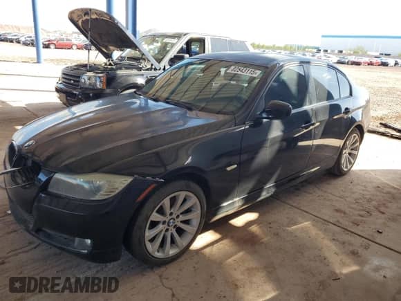 2011 BMW 3 Series 328i with VIN WBAPH5G54BNM75188, listed as a Copart auction lot 82543115 with 153,370 mi miles and Clean title. Bid and sale history available at DreamBid. Image 1.
