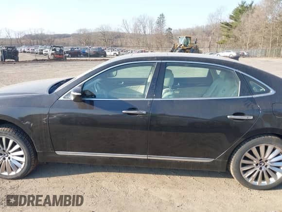 2014 Hyundai Equus Ultimate z VIN KMHGH4JH8EU090173, wystawiony jako IAAI lot #41763918 z przebiegiem 149 680 mil mil oraz . Historia ofert i sprzedaży dostępna na DreamBid. Obrazek 14.