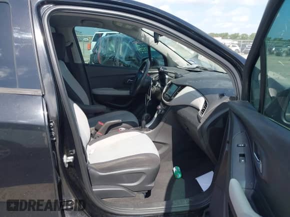 2017 Chevrolet Trax LS with VIN 3GNCJKSB0HL279573, listed as a IAAI auction lot 42542537 with 113,428 mi miles and . Bid and sale history available at DreamBid. Image 5.