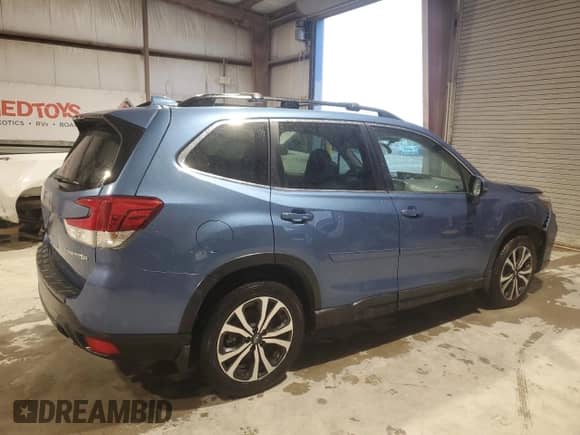 2020 Subaru Forester Limited with VIN JF2SKASC5LH527331, listed as a Copart auction lot 81643605 with 60,688 mi miles and Salvage title. Bid and sale history available at DreamBid. Image 3.