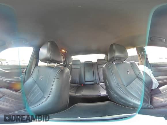 2019 Chrysler 300 S z VIN 2C3CCABGXKH601164, wystawiony jako Copart lot #64746385 z przebiegiem 73 809 mil mil oraz Szkoda całkowita • Salvage title. Historia ofert i sprzedaży dostępna na DreamBid. Obrazek 14.