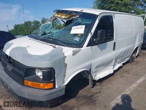 2009 Chevrolet Express Cargo с VIN 1GCFG15XX91177373, выставлен на аукционе IAAI как лот 42944482 с пробегом Не указан миль и . История ставок и продаж доступна на DreamBid. Изображение 2.