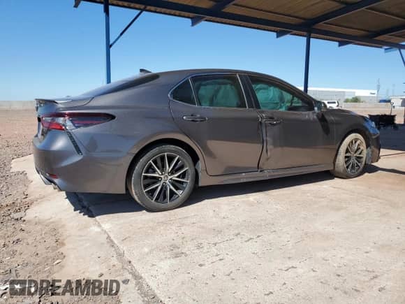 2023 Toyota Camry SE with VIN 4T1S11AKXPU786741, listed as a Copart auction lot 84695765 with 43,393 mi miles and Salvage title. Bid and sale history available at DreamBid. Image 3.