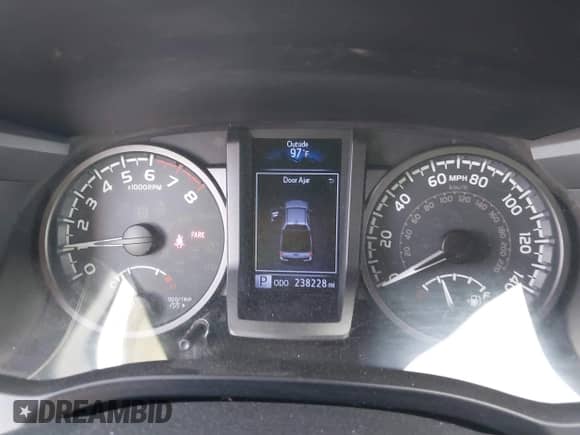 2019 Toyota Tacoma SR5 с VIN 5TFAZ5CN2KX075548, выставлен на аукционе IAAI как лот 42550629 с пробегом 238 228 миль миль и . История ставок и продаж доступна на DreamBid. Изображение 7.