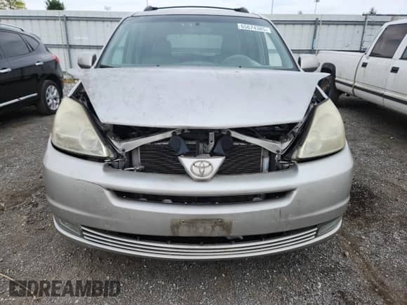2005 Toyota Sienna XLE z VIN 5TDBA22C65S047496, wystawiony jako Copart lot #65674385 z przebiegiem 175 585 mil mil oraz Szkoda całkowita • Salvage title. Historia ofert i sprzedaży dostępna na DreamBid. Obrazek 5.
