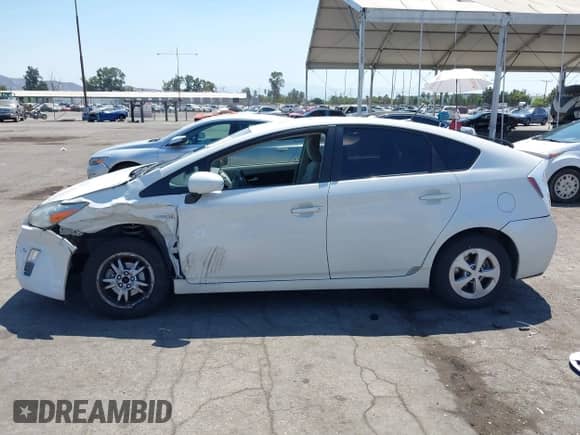 2010 Toyota Prius III with VIN JTDKN3DU8A0196201, listed as a IAAI auction lot 43121690 with 119,319 mi miles and . Bid and sale history available at DreamBid. Image 14.