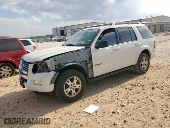 2008 Ford Explorer XLT с VIN 1FMEU63E18UA79702, выставлен на аукционе Copart как лот 70472145 с пробегом 212 663 миль миль и Списание • Salvage title. История ставок и продаж доступна на DreamBid. Изображение 1.