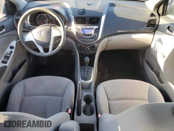 2012 Hyundai Accent GLS z VIN KMHCT4AEXCU220907, wystawiony jako Copart lot #90446455 z przebiegiem 152 784 mil mil oraz Czysty tytuł • Clean title. Historia ofert i sprzedaży dostępna na DreamBid. Obrazek 8.