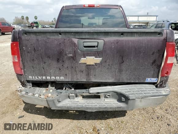 2008 Chevrolet Silverado 1500 2LT with VIN 2GCEC13JX81100274, listed as a Copart auction lot 43967765 with 277,490 mi miles and Salvage title. Bid and sale history available at DreamBid. Image 6.