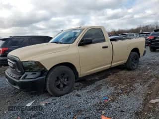2022 Ram 1500 Tradesman z VIN 3C6JR6DGXNG300823, wystawiony jako Copart lot #70042715 z przebiegiem 12 402 mil mil oraz Szkoda całkowita • Salvage title. Historia ofert i sprzedaży dostępna na DreamBid. Obrazek 1.