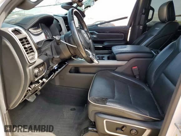 2020 Ram 1500 Laramie z VIN 1C6SRFJT7LN328315, wystawiony jako Copart lot #68271545 z przebiegiem 64 057 mil mil oraz Szkoda całkowita • Salvage title. Historia ofert i sprzedaży dostępna na DreamBid. Obrazek 7.