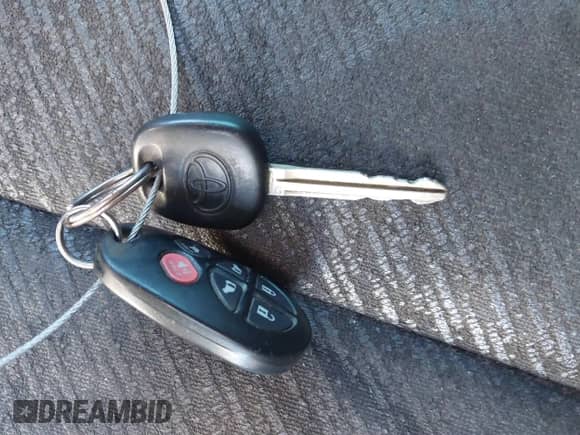 2011 Toyota Sienna SE with VIN 5TDXK3DC3BS115626, listed as a IAAI auction lot 41597769 with 252,135 mi miles and . Bid and sale history available at DreamBid. Image 11.