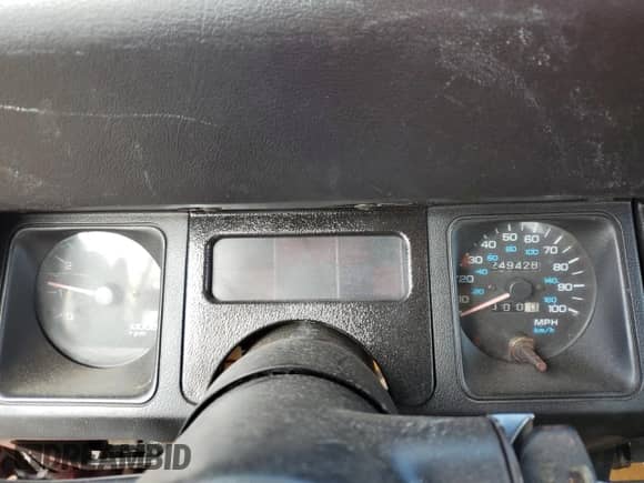 1992 Jeep Wrangler с VIN 2J4FY29S4NJ535843, выставлен на аукционе Copart как лот 50952765 с пробегом 249 428 миль миль и Списание • Salvage title. История ставок и продаж доступна на DreamBid. Изображение 9.